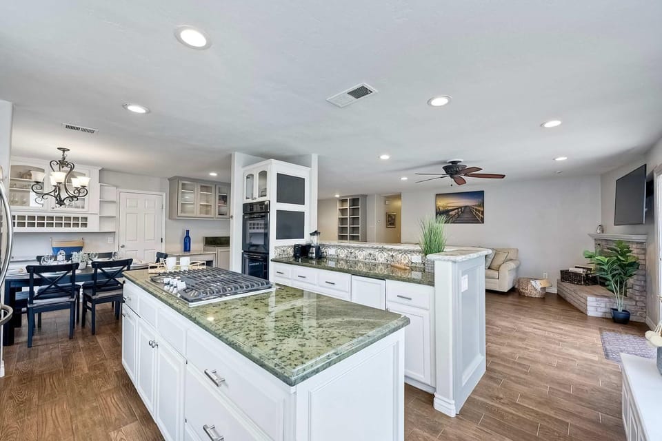 Carlsbad Charm - 3BR Stunner House in Carlsbad