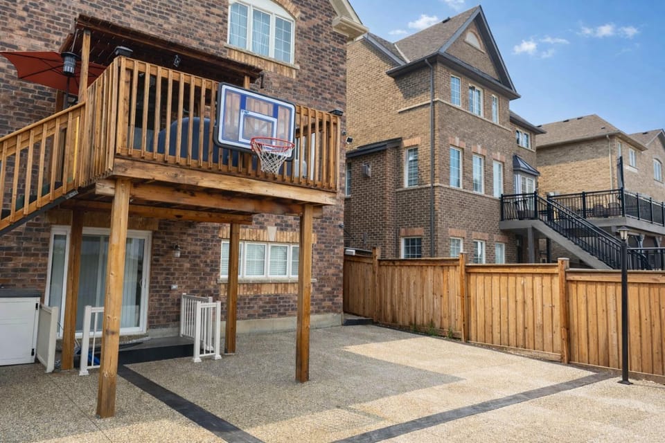 Property building, Patio, Day, View (from property/room), Balcony/Terrace, Sports