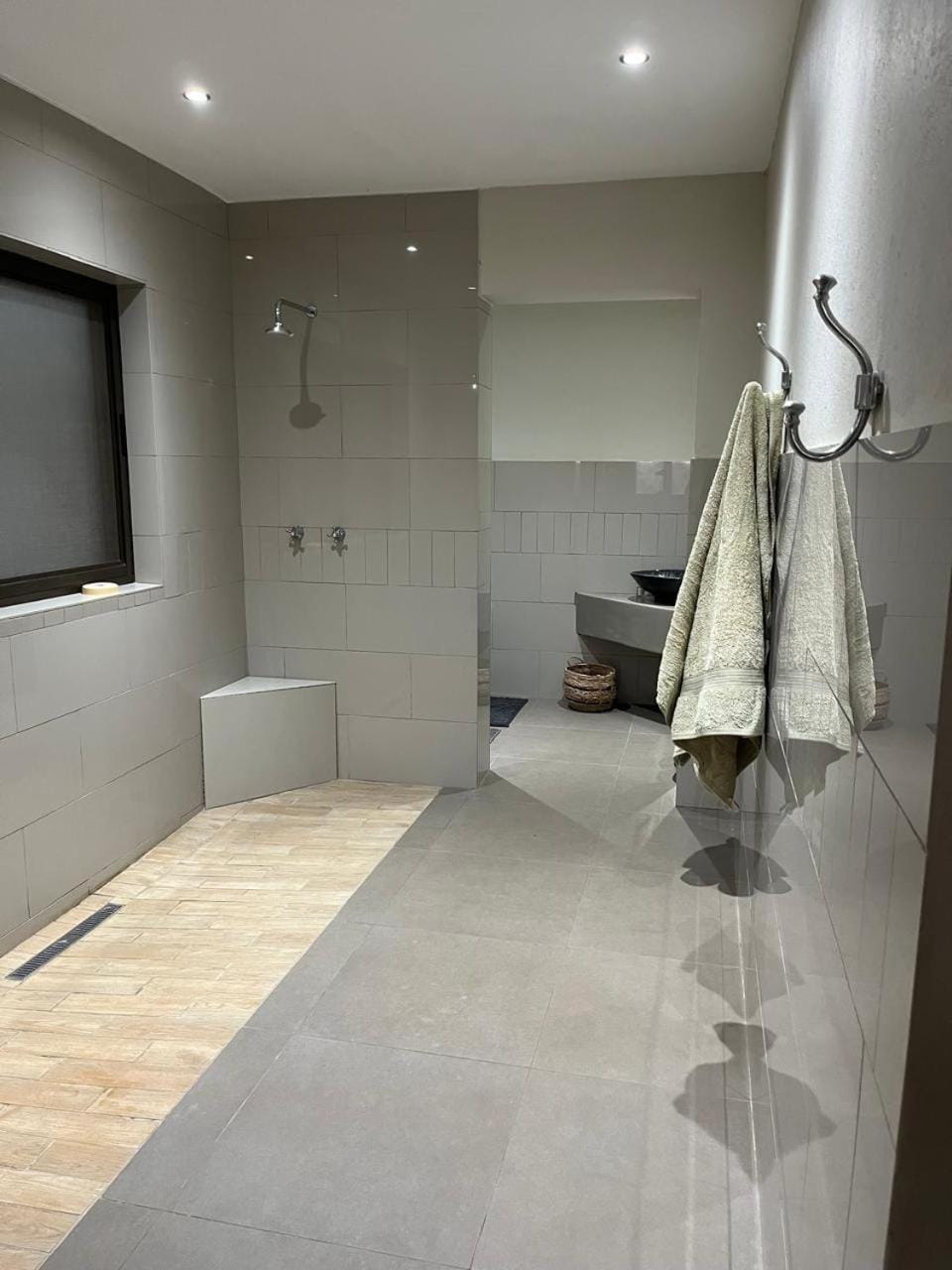 Shower, Bathroom, towels