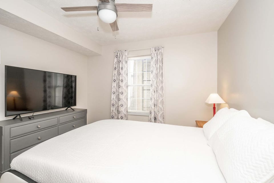 Ark Encounter 5 Min, Modern 2BR Queen, Sleeps 4 House in Williamstown