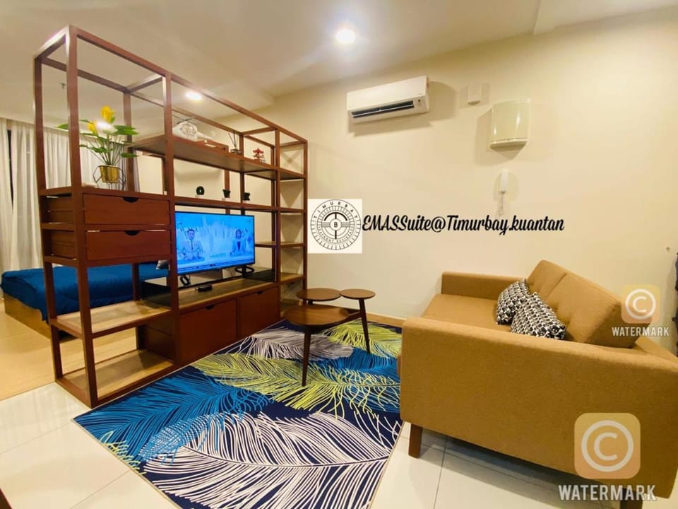 Communal lounge/ TV room, Living room, Seating area, air conditioner