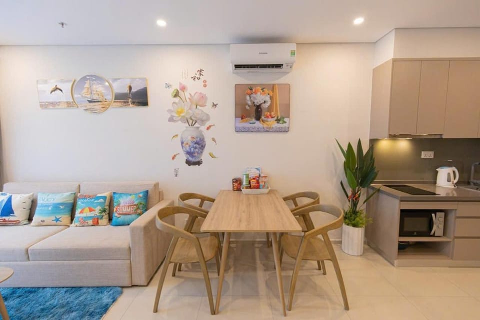 Coffee/tea facilities, Kitchen or kitchenette, Living room, Seating area, Dining area, minibar, oven, air conditioner