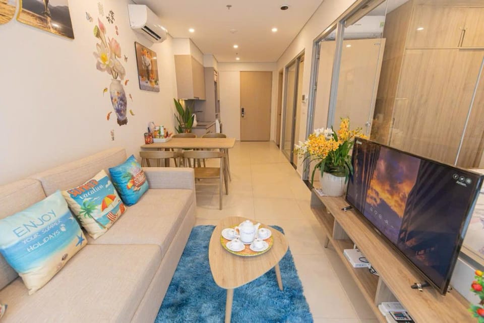 TV and multimedia, Kitchen or kitchenette, Living room, Seating area, flat iron