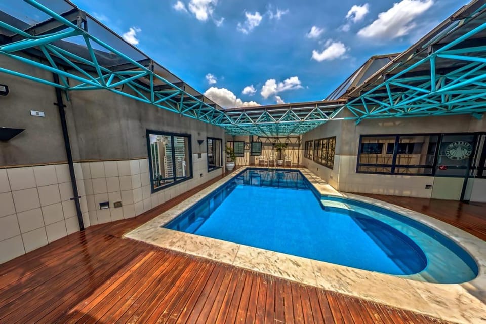 Day, Swimming pool