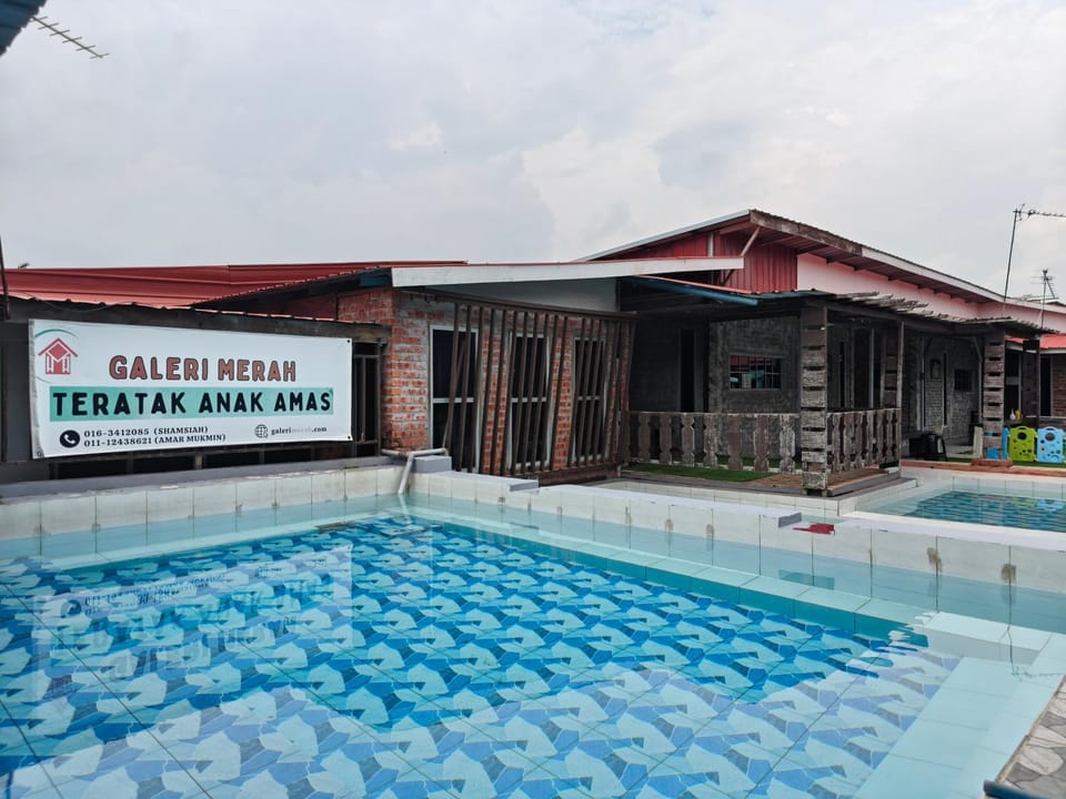 Galeri Merah Teratak Anak Amas Vacation rental in Selangor, Malaysia