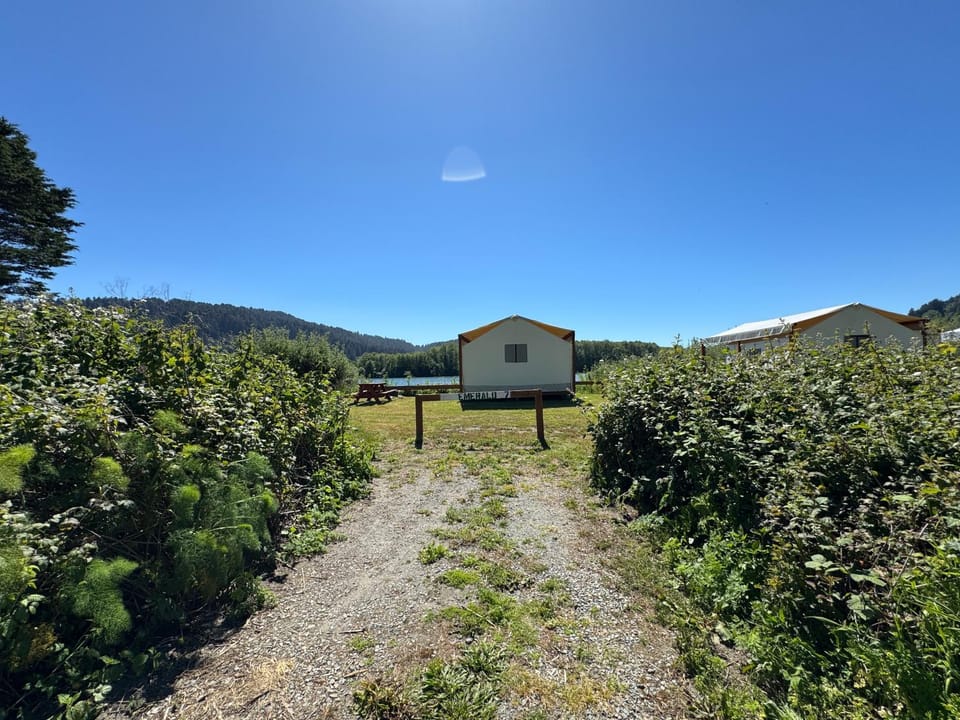 Property building, Spring, Day, Natural landscape, Mountain view, Parking