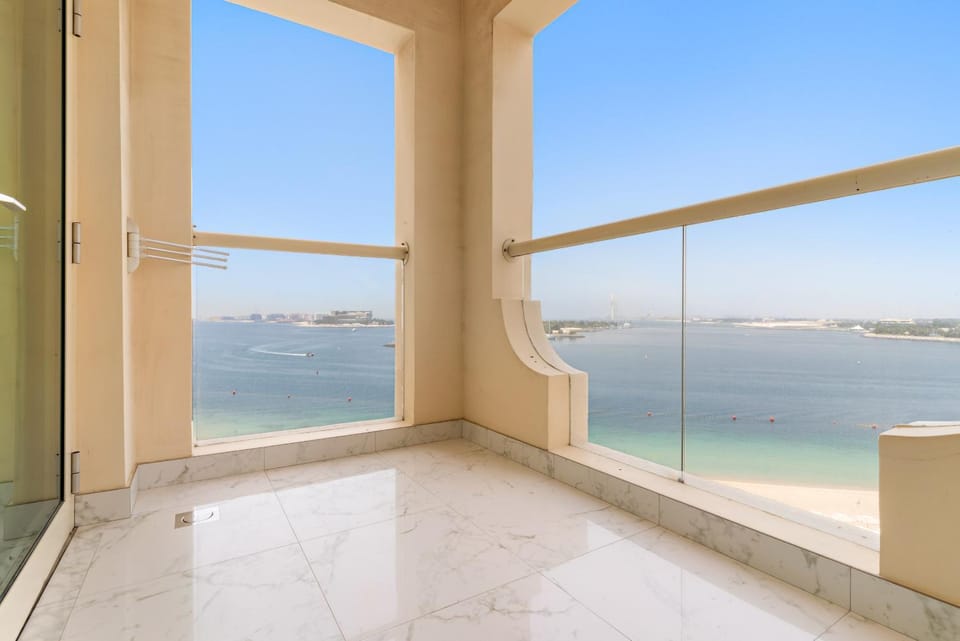 VayK - Stunning 2BR with Sea View & Beach Access Apartment in Dubai