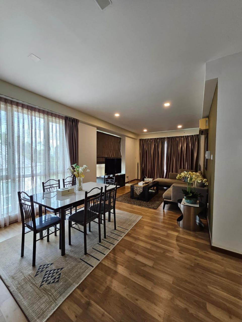 Communal lounge/ TV room, Living room, Seating area, Dining area