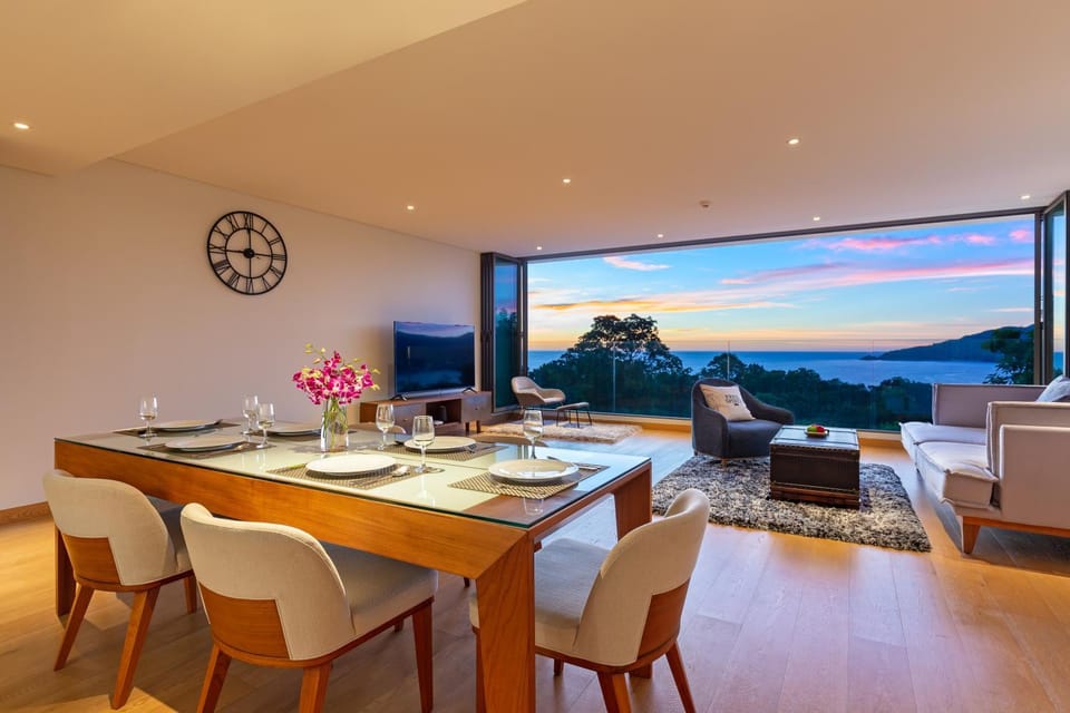Natural landscape, Living room, Seating area, Dining area, Sea view