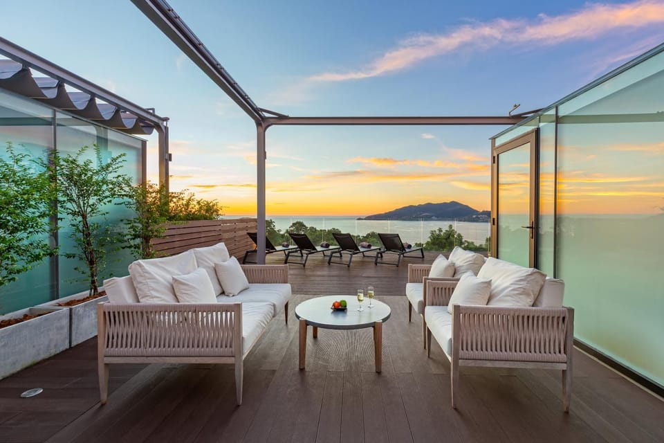 Natural landscape, View (from property/room), Balcony/Terrace, Seating area, Sea view, Sunset