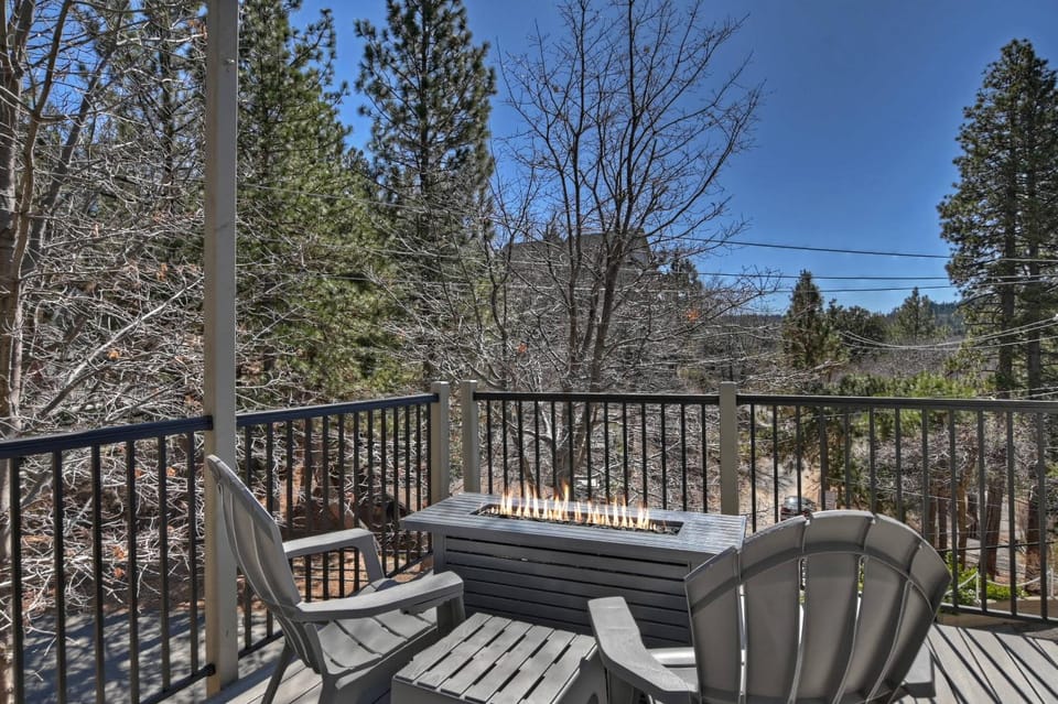 Bow N Arrow Lodge For 8 House in Lake Arrowhead