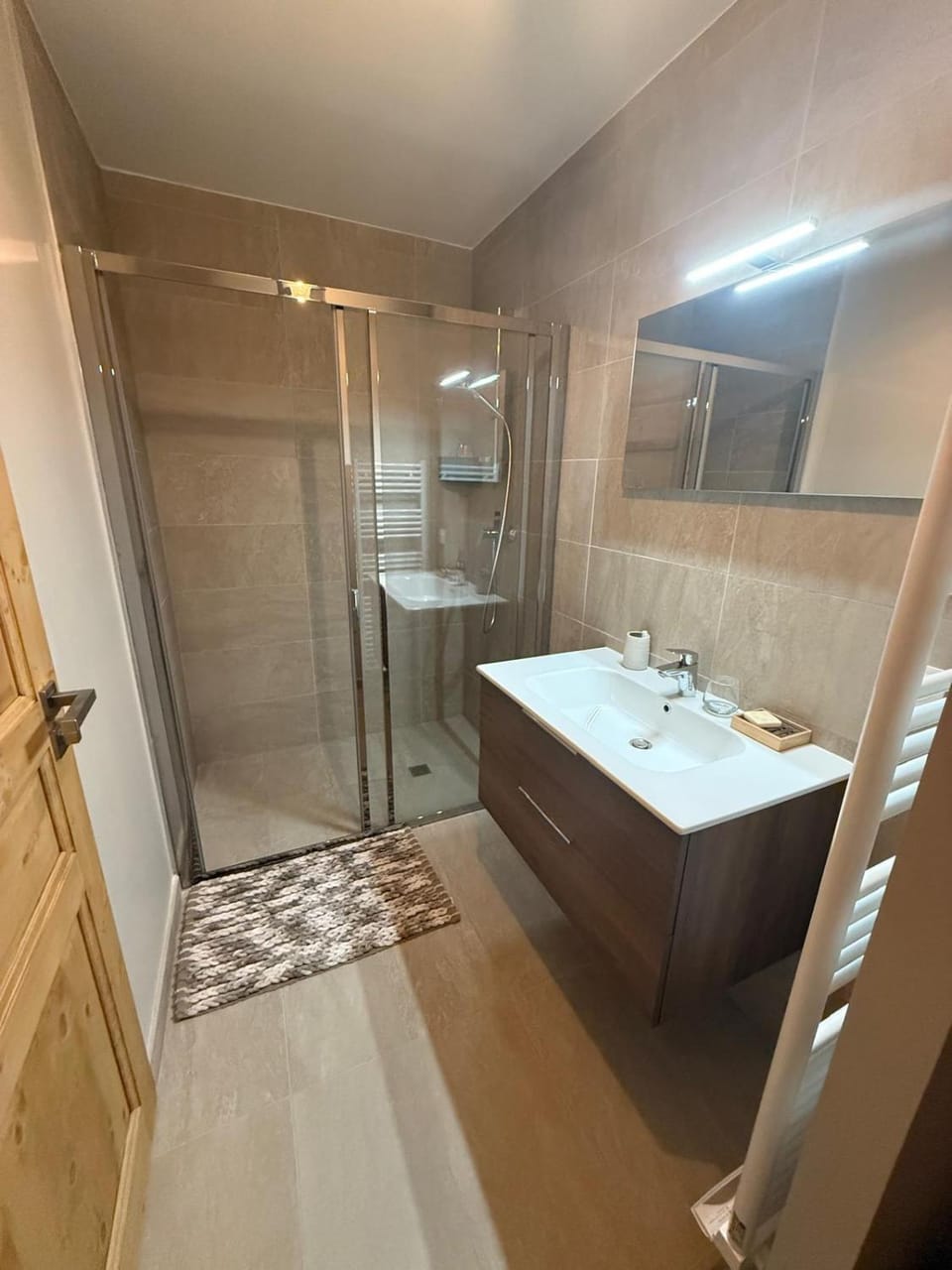 Shower, Bathroom