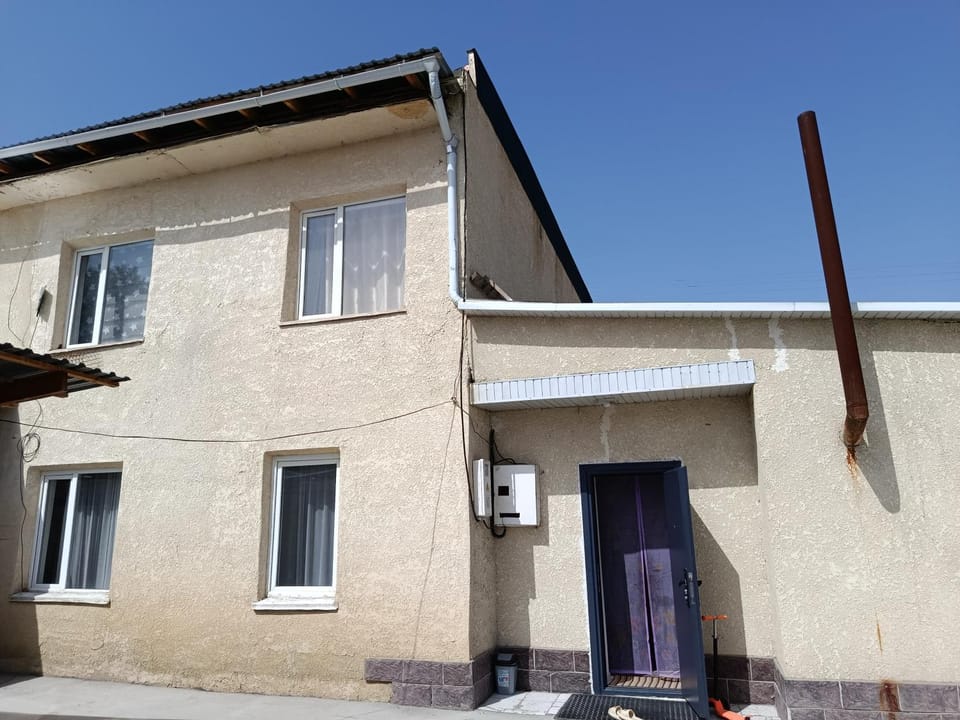 Property building, Day