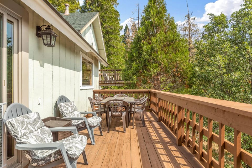 Our Secret Getaway - Two Spacious Living Areas House in Lake Arrowhead