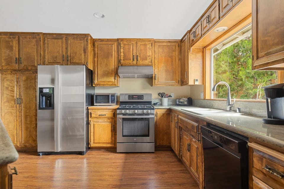 Our Secret Getaway - Two Spacious Living Areas House in Lake Arrowhead