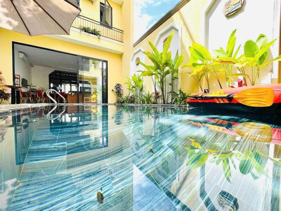 Pool view, Swimming pool, sunbed