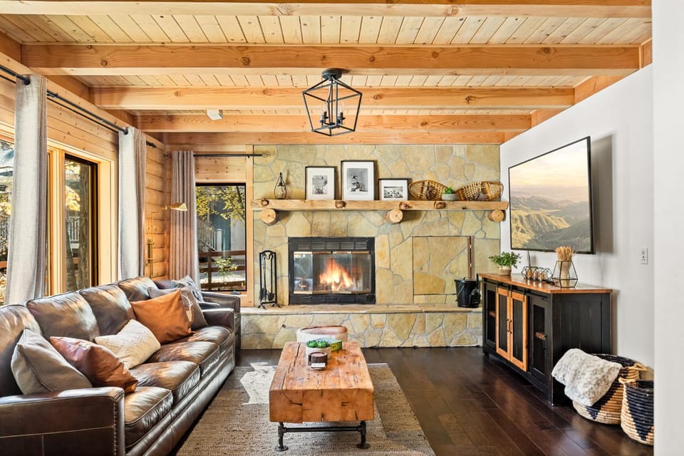 Summit Pine Lodge - 2 Minutes to Snow Summit House in Big Bear