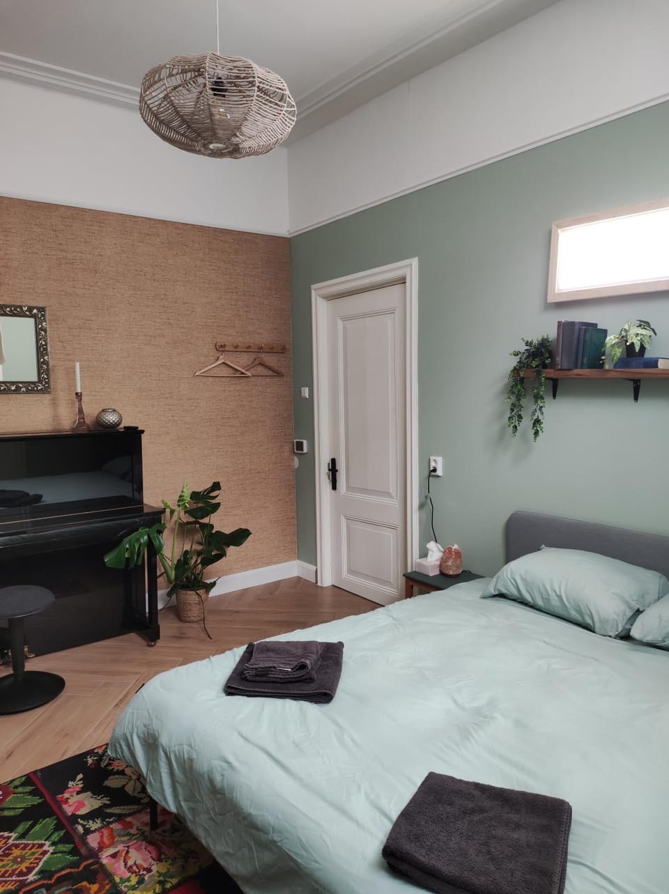 Bed, Game Room, Decorative detail, Bedroom, wardrobe