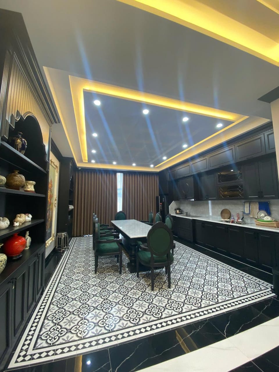 Kitchen or kitchenette, Food and drinks, Seating area