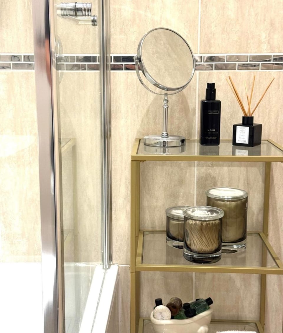 Shower, Bathroom