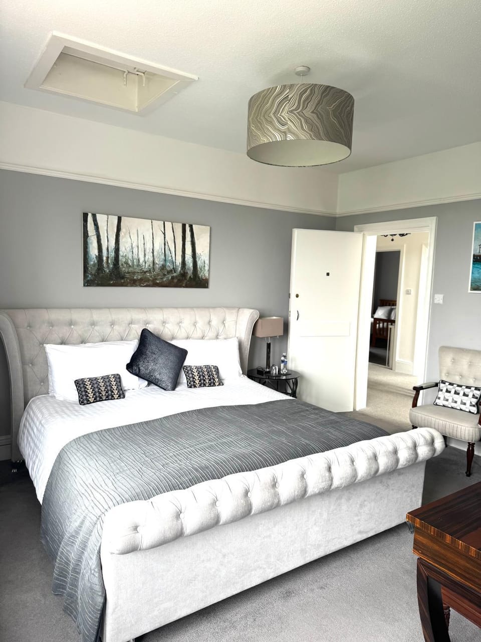 Shower, Toilet, Bed, Bathroom, TV and multimedia, Photo of the whole room, Sea view, Breakfast, Continental breakfast, children, young children, older children, cot, Bath, furniture, hair dryier, heating, internet, towels, wardrobe