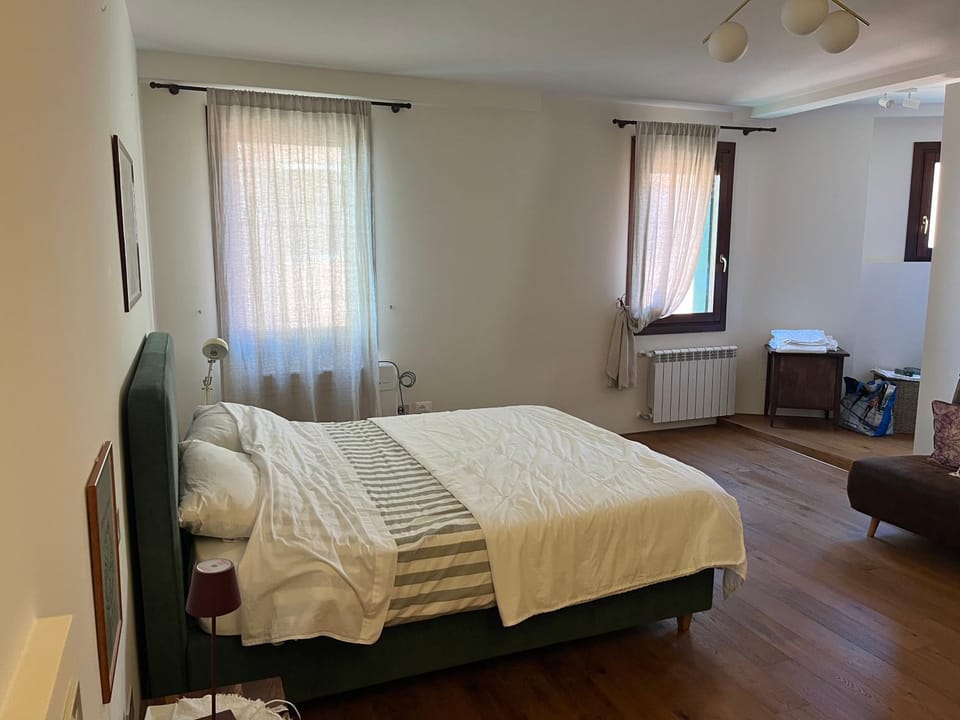 Garibaldi Suite Apartment in Venice