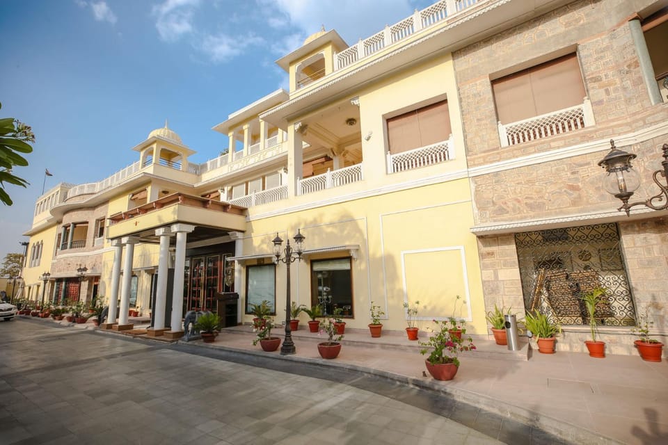 Property building, Facade/entrance