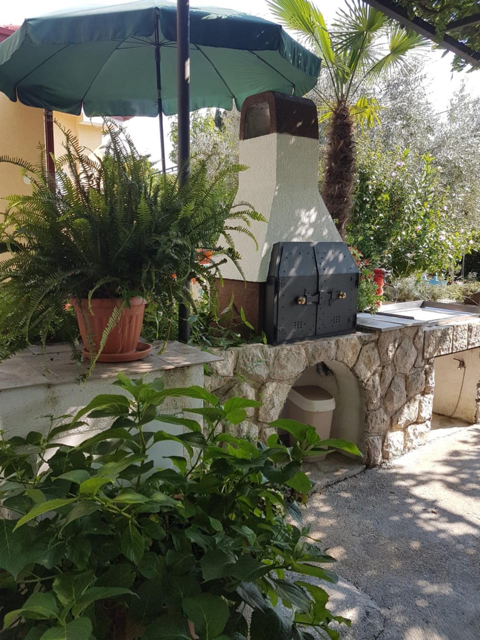 Day, Garden