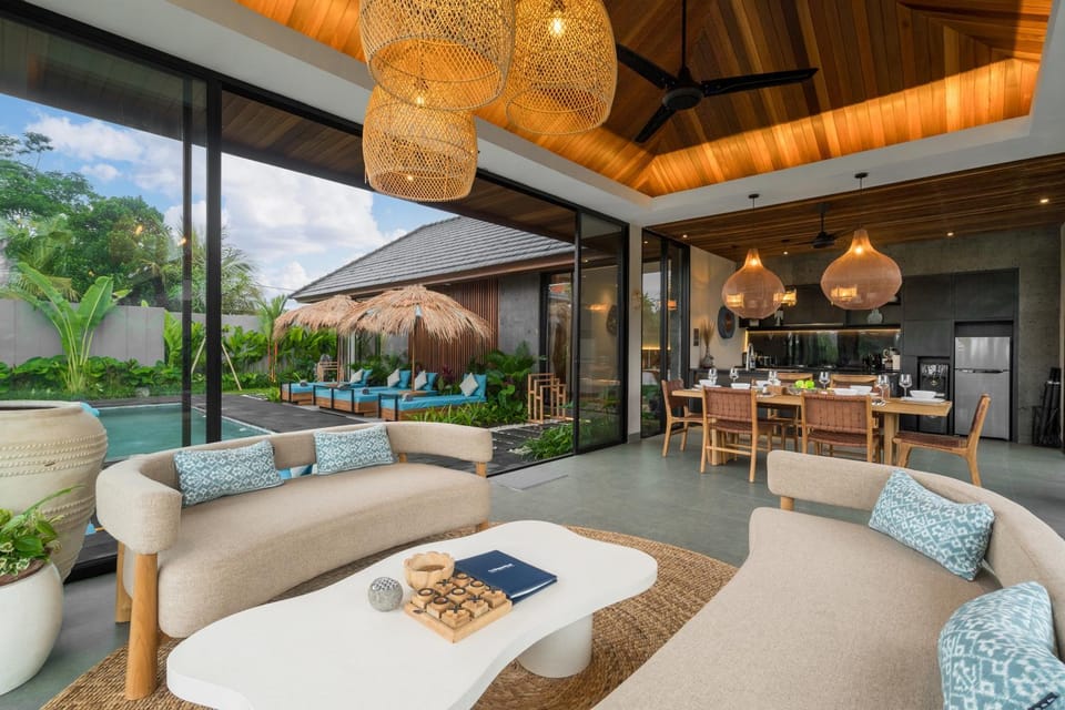 View (from property/room), Living room, Seating area