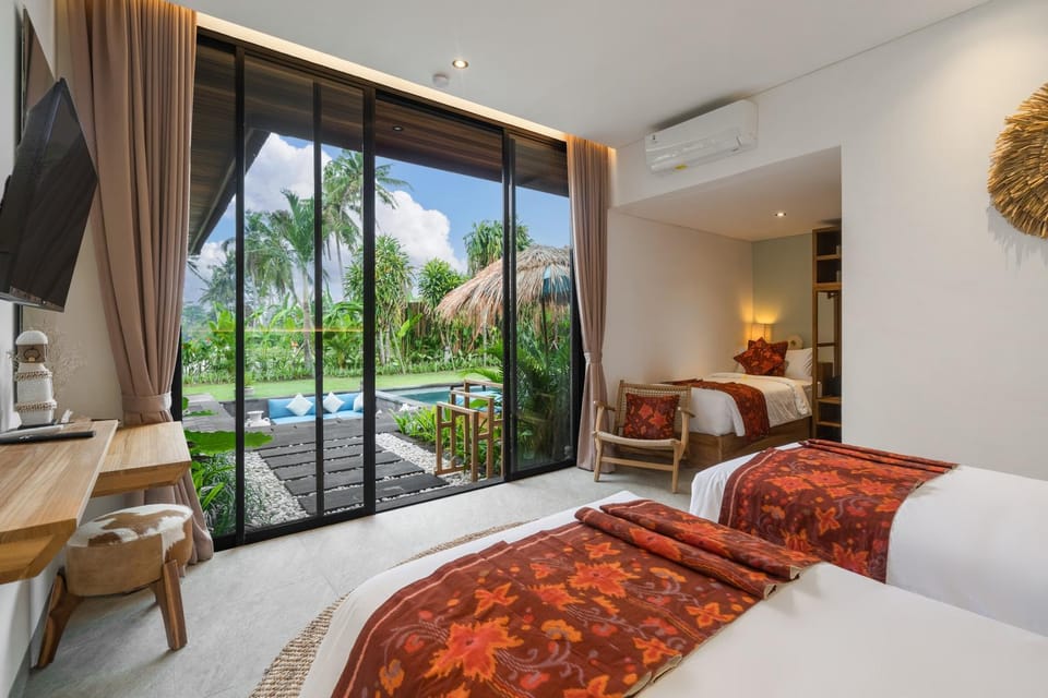 Bed, TV and multimedia, View (from property/room), Bedroom, air conditioner