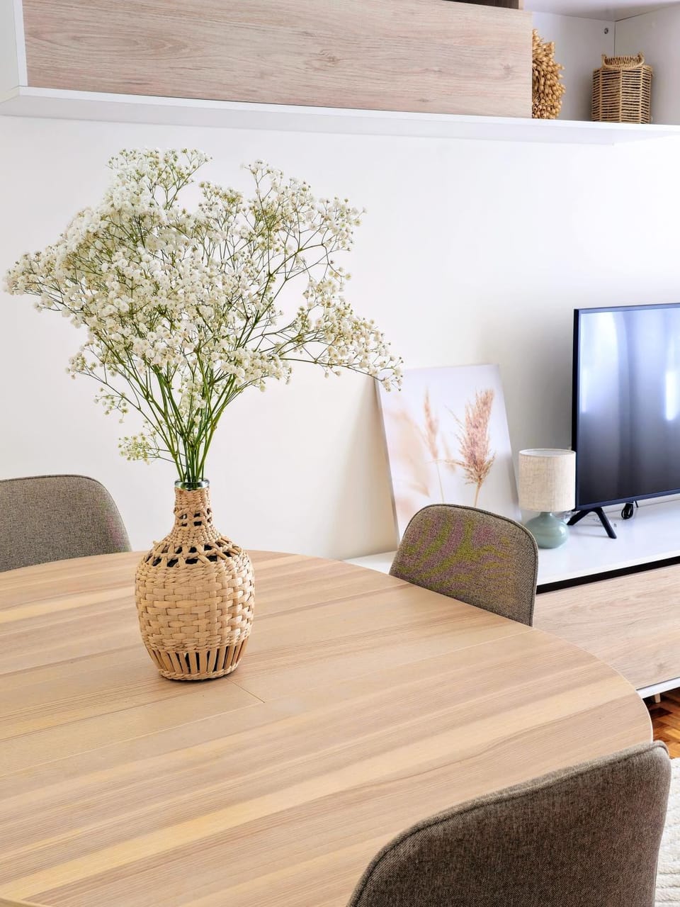 TV and multimedia, Dining area