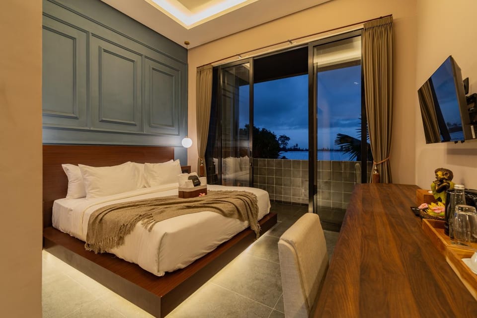 Bed, TV and multimedia, Balcony/Terrace, Bedroom