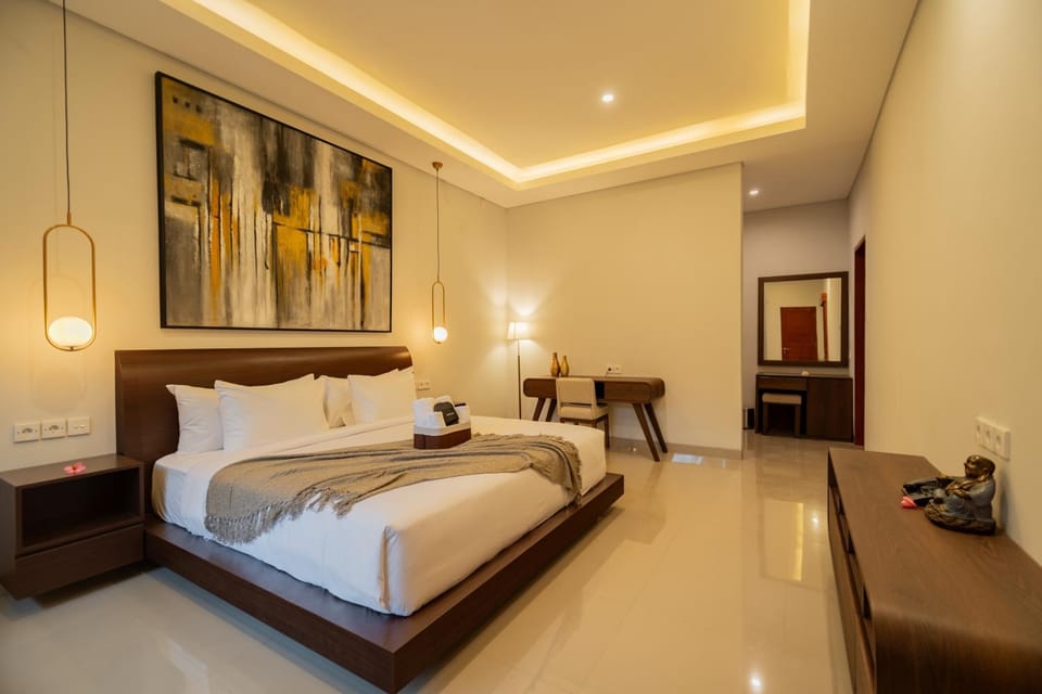 Photo of the whole room, Seating area, Bedroom