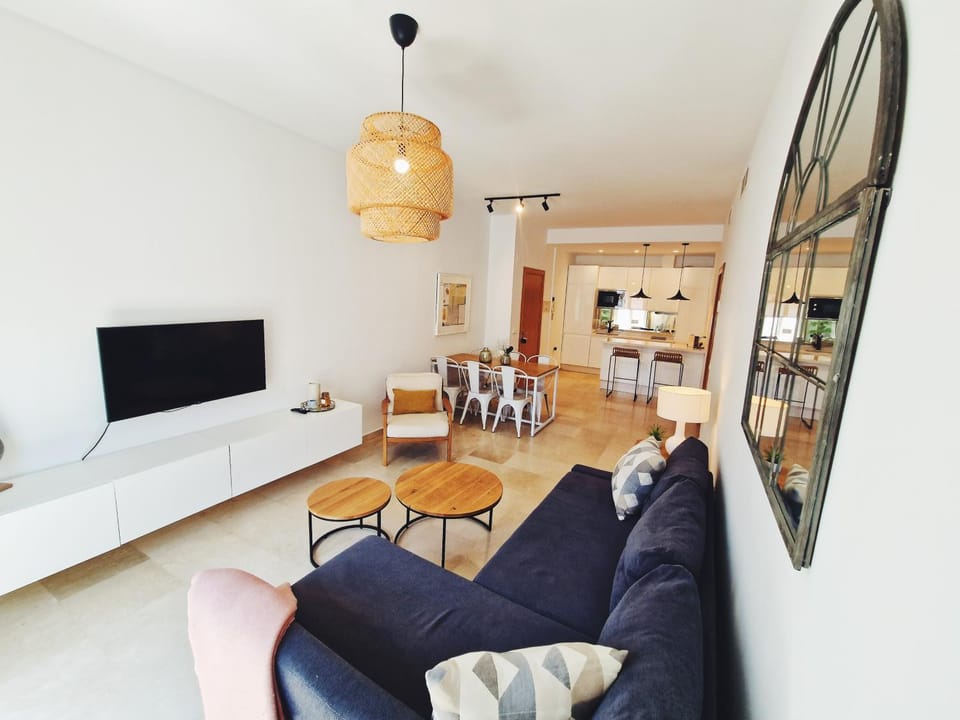 Communal lounge/ TV room