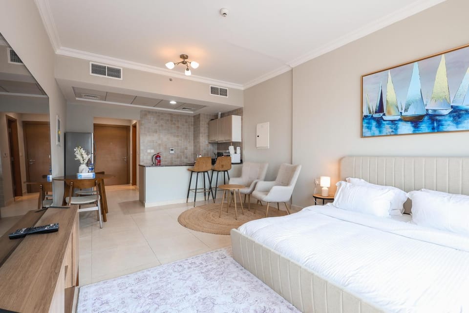 Yas Island Studio Golf Escape Apartment in Abu Dhabi