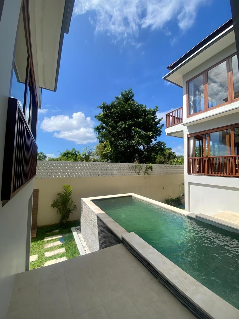 Day, View (from property/room), Balcony/Terrace, Pool view, Swimming pool