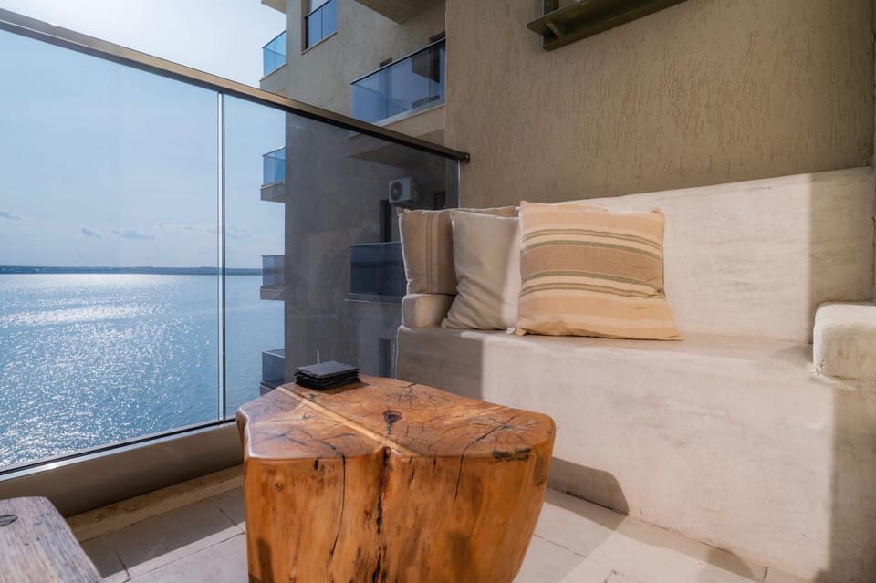 Santorini Apartament Apartment in Constanta