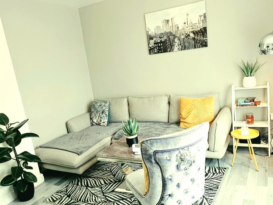 Stunning Lux 3 Bedroom home Priv Parking in Birmingham Apartment in Birmingham