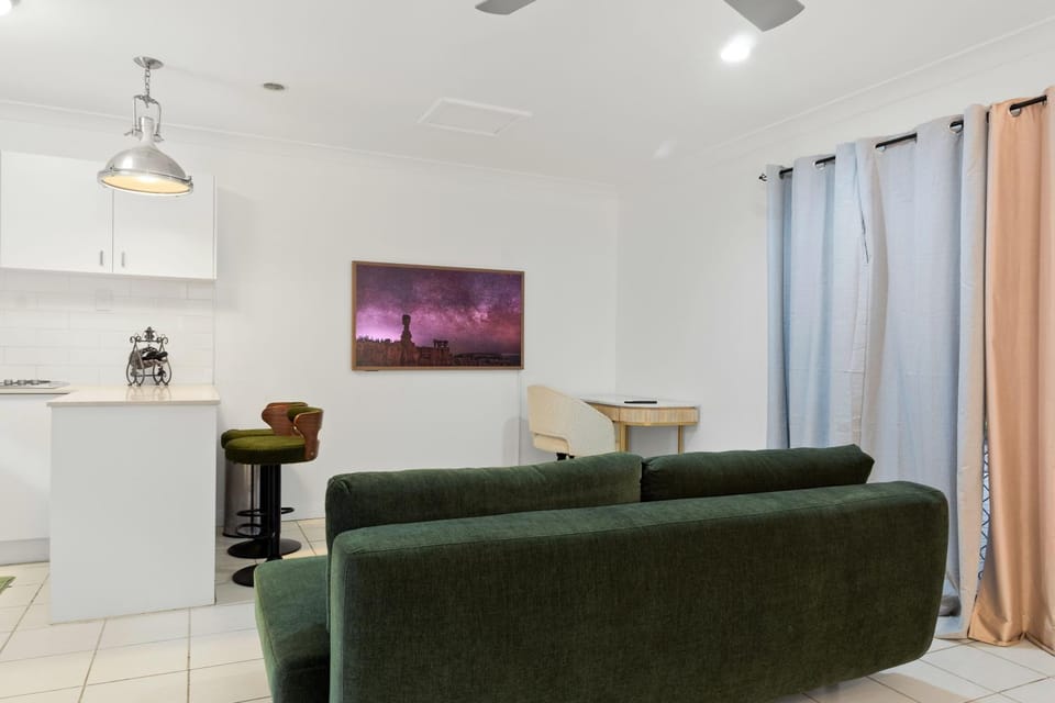 Classy Modern self contained Studio- Private & Peaceful Apartment in Brisbane