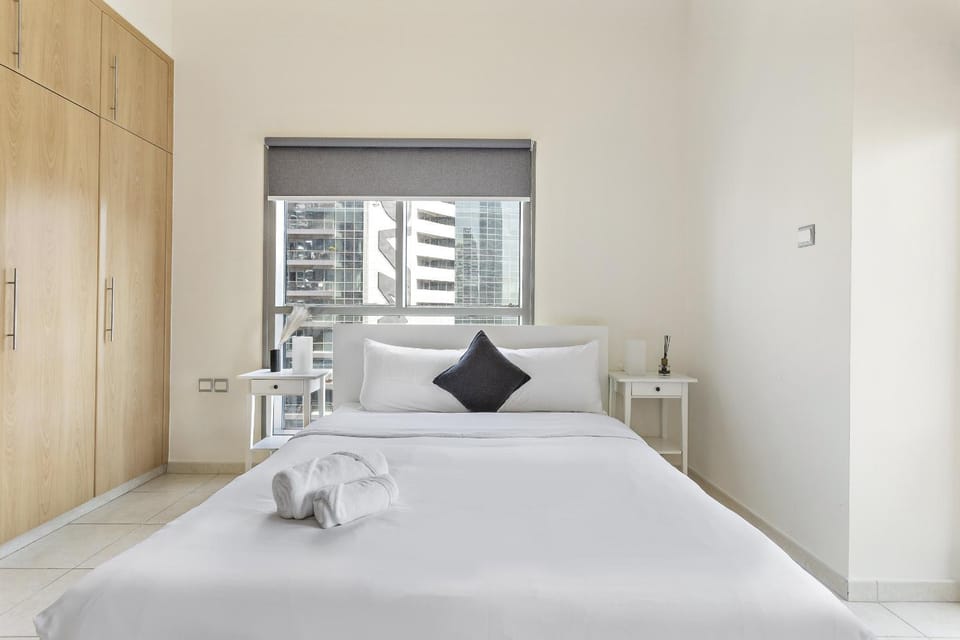 VayK - Modern 1BR in Marina Apartment in Dubai