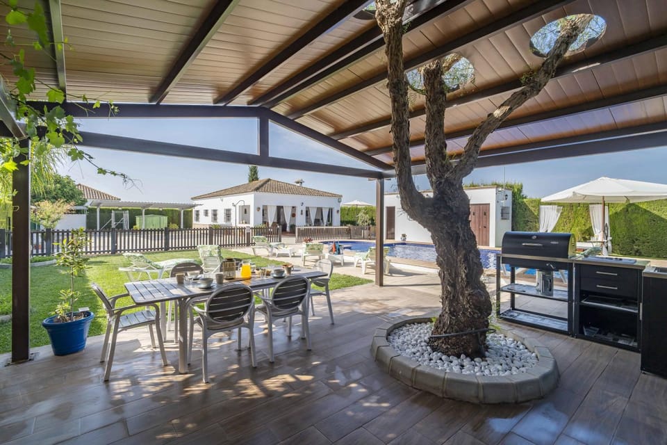 Property building, BBQ facilities, Garden, Solarium, Garden view, Pool view, Swimming pool