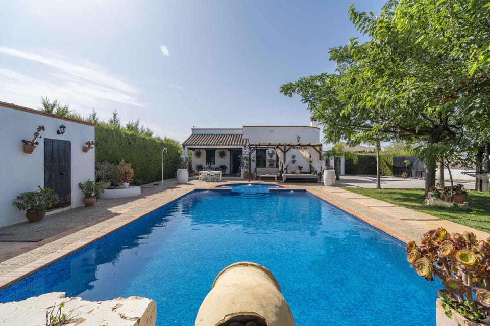 Property building, Garden, Solarium, Garden view, Pool view, Swimming pool