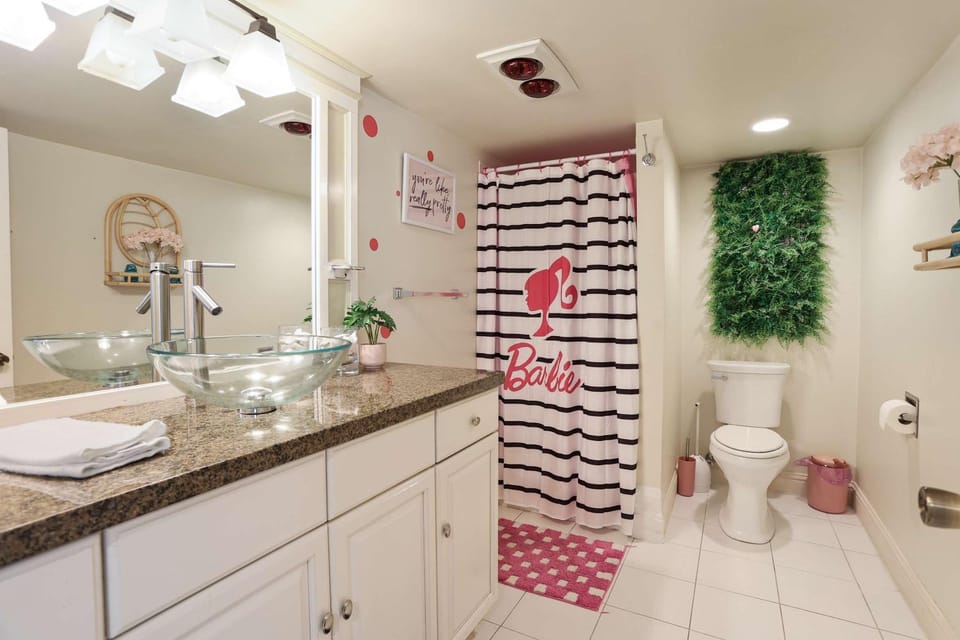 Barbiecore Dream Pad in Sacramento Apartment in Sacramento