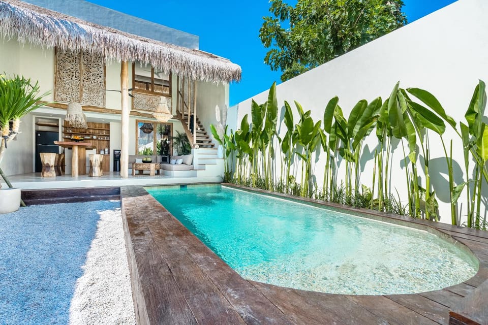 Property building, Pool view, Swimming pool