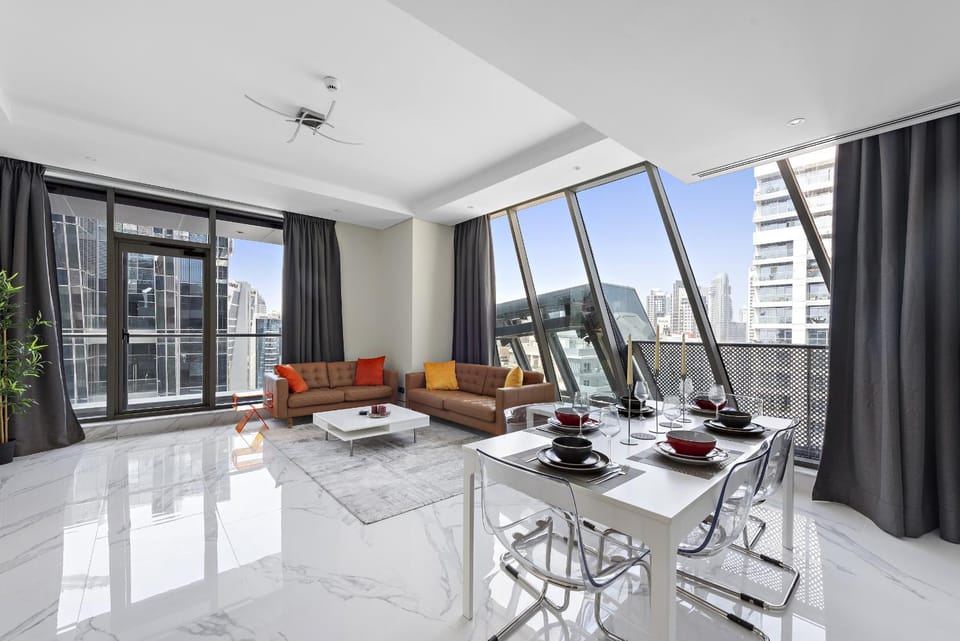 Vayk - Vibrant and Spacious 2BR Apartment in Business Bay Apartment in Dubai