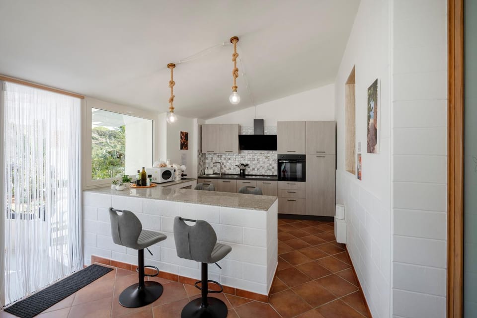 Property building, Kitchen or kitchenette, Living room