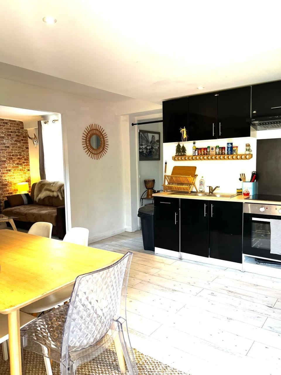 Kitchen or kitchenette, Dining area, oven, pet friendly, stove, toaster