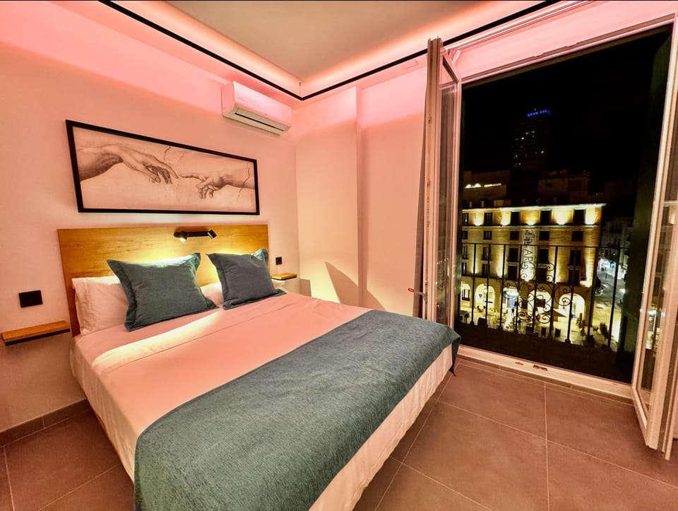 Bed, Night, Photo of the whole room, Bedroom