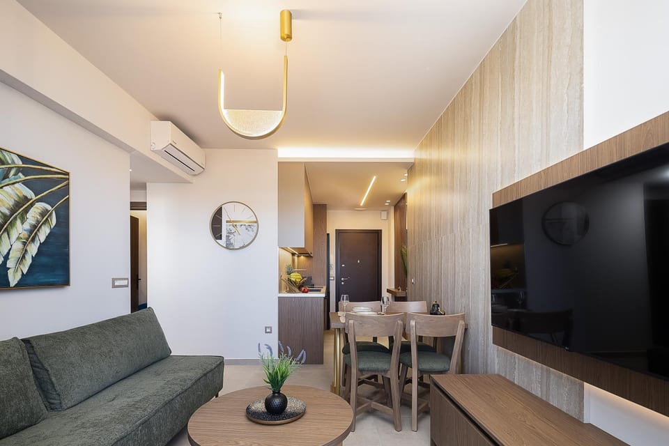 TV and multimedia, Living room, Seating area, Dining area, air conditioner
