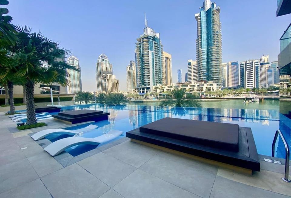 VayK - Chic Marina-Front 1BR Apartment in a Luxurious Location Apartment in Dubai